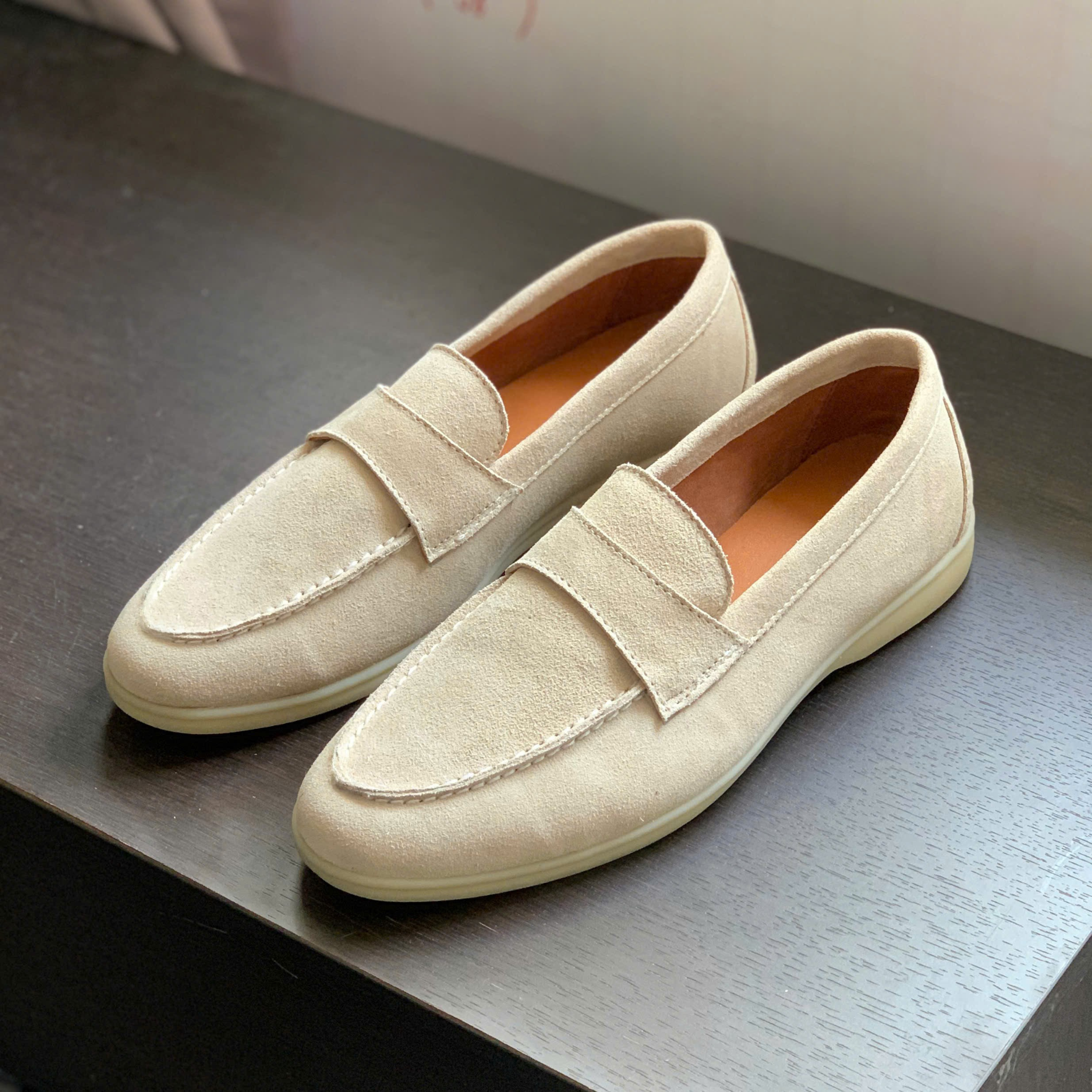 màu trắng kem (1) GIÀY LOAFER DA LỘN - ĐẾ TPR