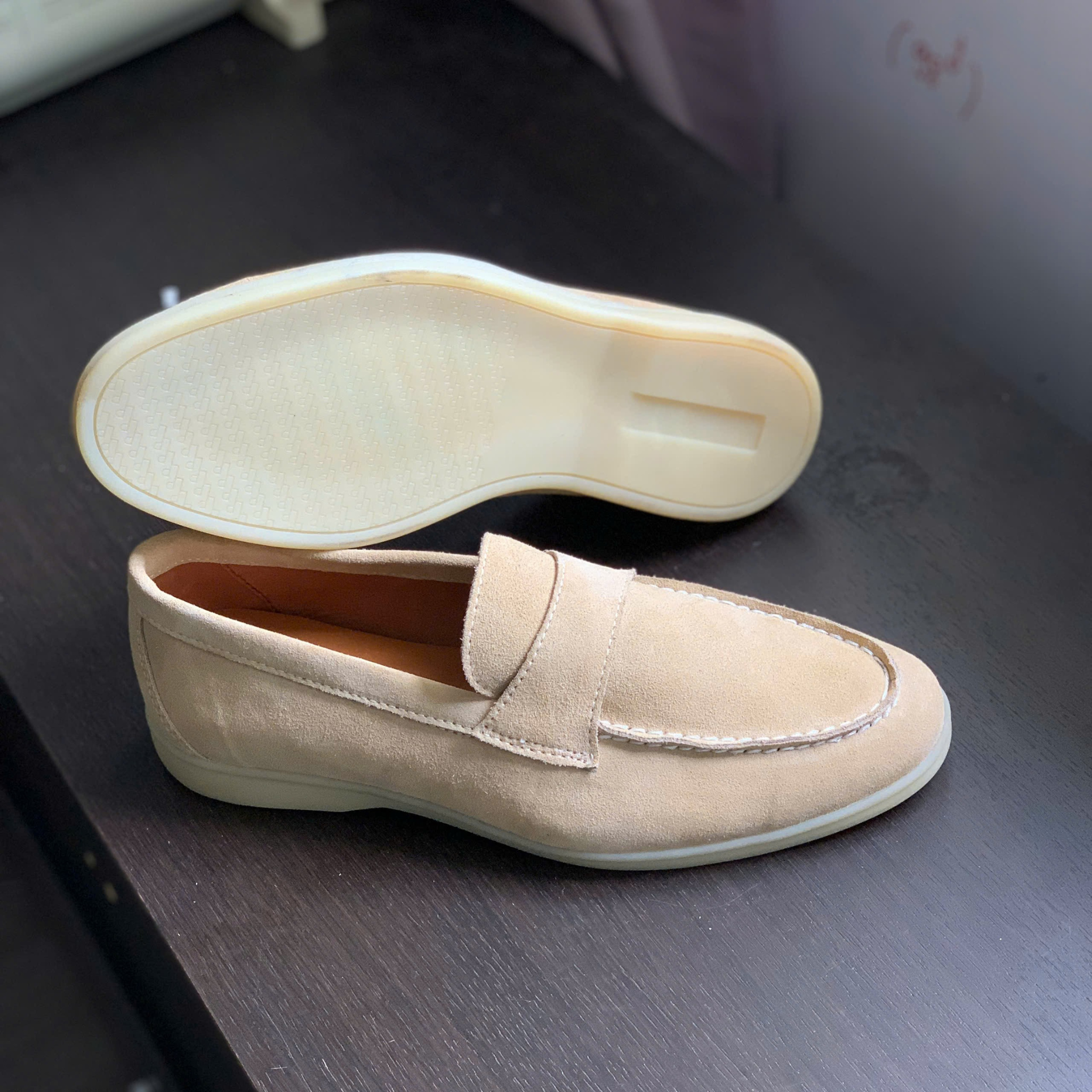 màu trắng kem (2) GIÀY LOAFER DA LỘN - ĐẾ TPR