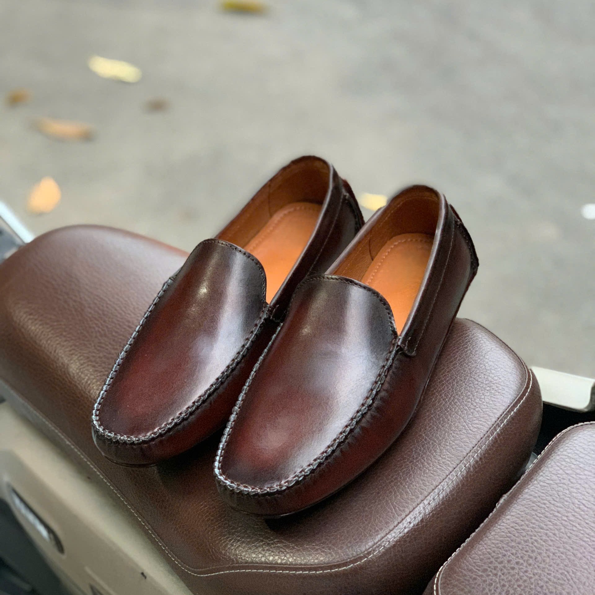 z7390178454488_15513b985a658d54a6c5d7fa501562fe 1 (3) GIÀY LƯỜI LOAFER - ĐÁNH MÀU