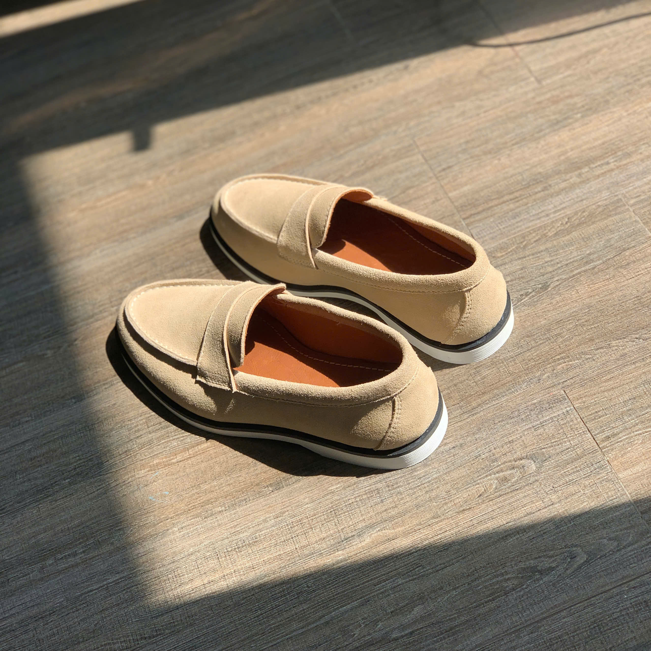 z7726974144854_3ea44581c7fdc614a7150d997a633f0e GIÀY LOAFER DA LỘN - ĐẾ CAO SU